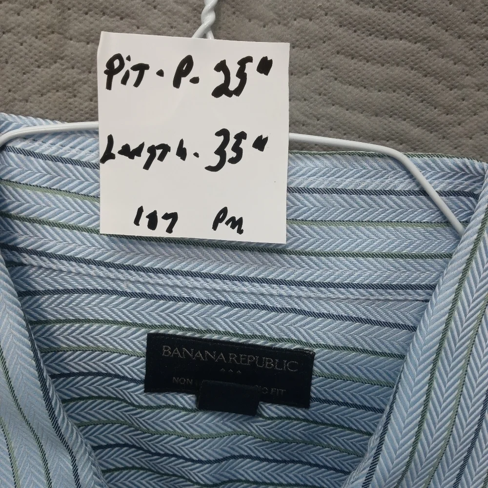 Banana Republic men's long sleeve button front cot